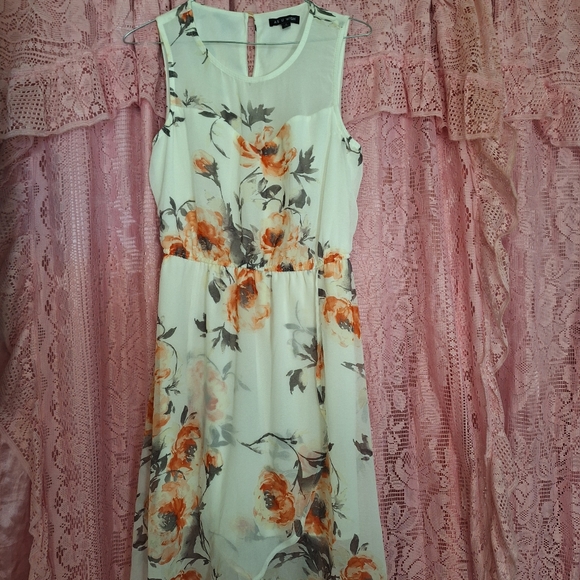 As U Wish| Floral Dress Size S - Picture 8 of 16